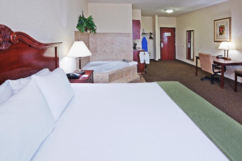 Holiday Inn Express and Suites Woodward Hwy 270 photo 9