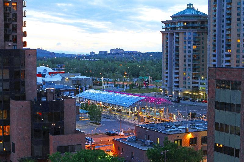 Holiday Inn Express and Suites Calgary