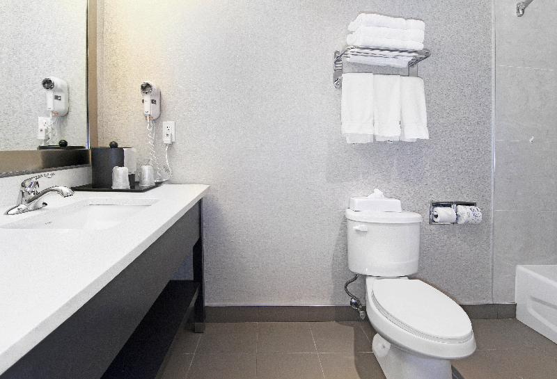 Holiday Inn Express and Suites Calgary image