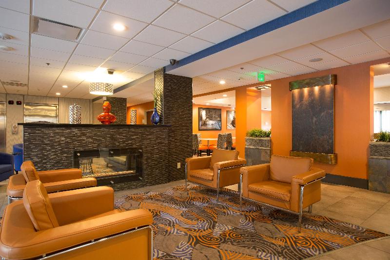 Holiday Inn Express and Suites Nashville Southeast