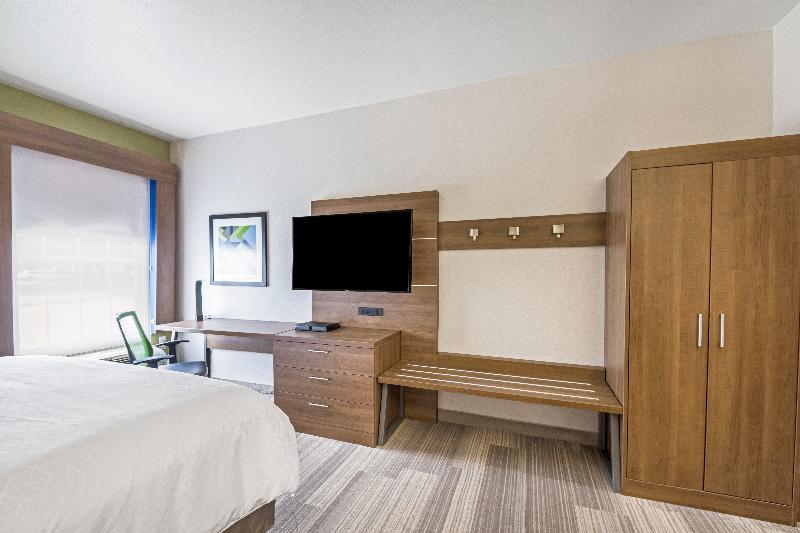 Holiday Inn Express and Suites Columbus image