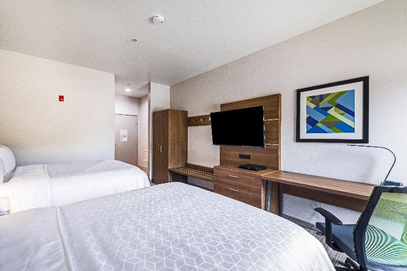 Holiday Inn Express and Suites Columbus image 4