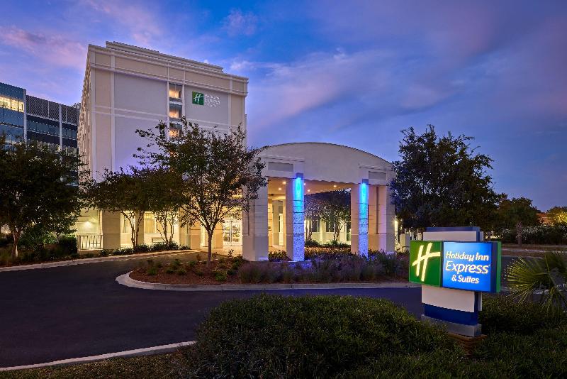 Holiday Inn Express Charleston Dwtn - Westedge image