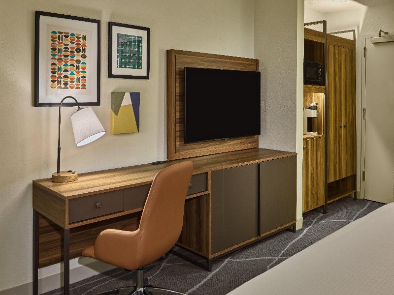 Holiday Inn Express Charleston Dwtn - Westedge image