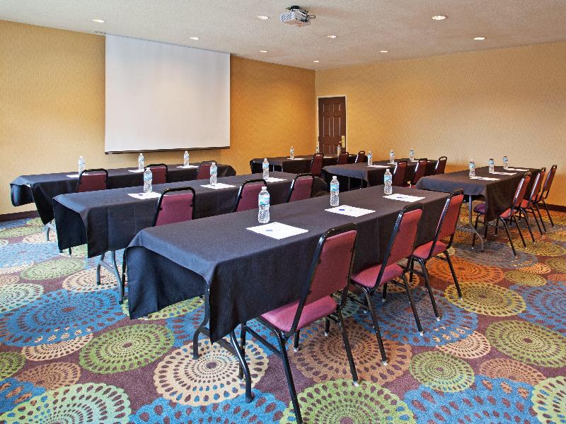 Holiday Inn Express and Suites Columbus East Reyno image