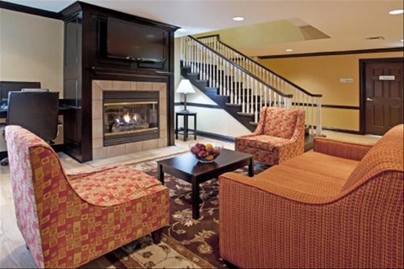 Holiday Inn Express and Suites Columbus East Reyno image