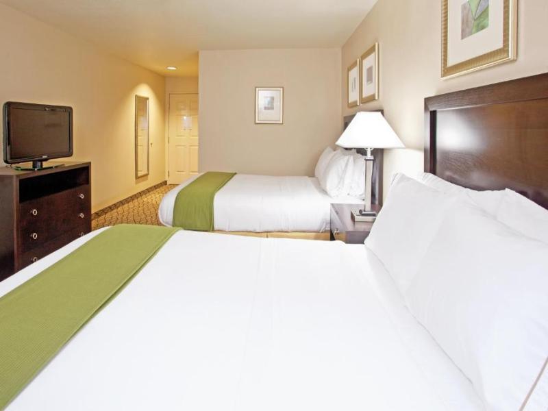 Holiday Inn Express and Suites Columbus East Reyno image