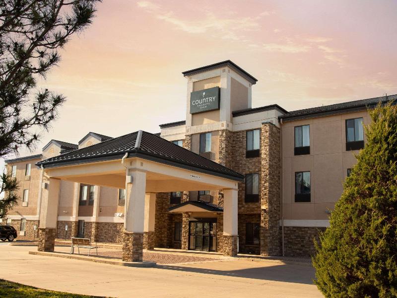 Country Inn & Suites by Radisson Garden City KS image