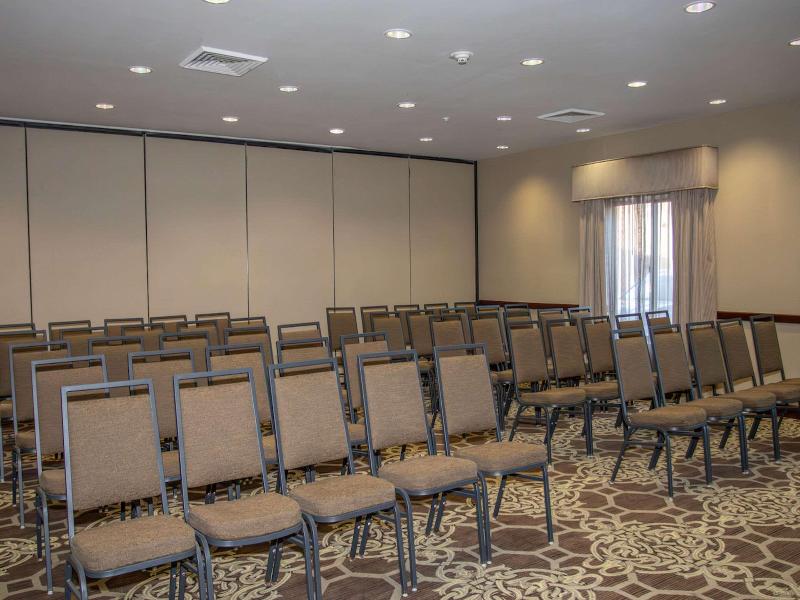 Country Inn & Suites by Radisson Garden City KS image