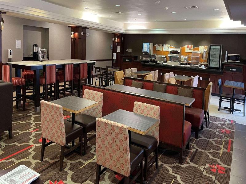 Country Inn & Suites by Radisson Garden City KS image