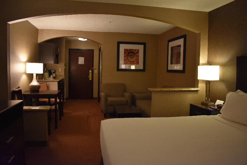Country Inn & Suites by Radisson Garden City KS image