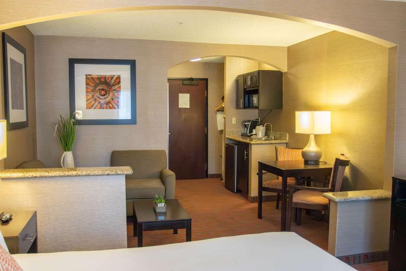 Country Inn & Suites by Radisson Garden City KS image