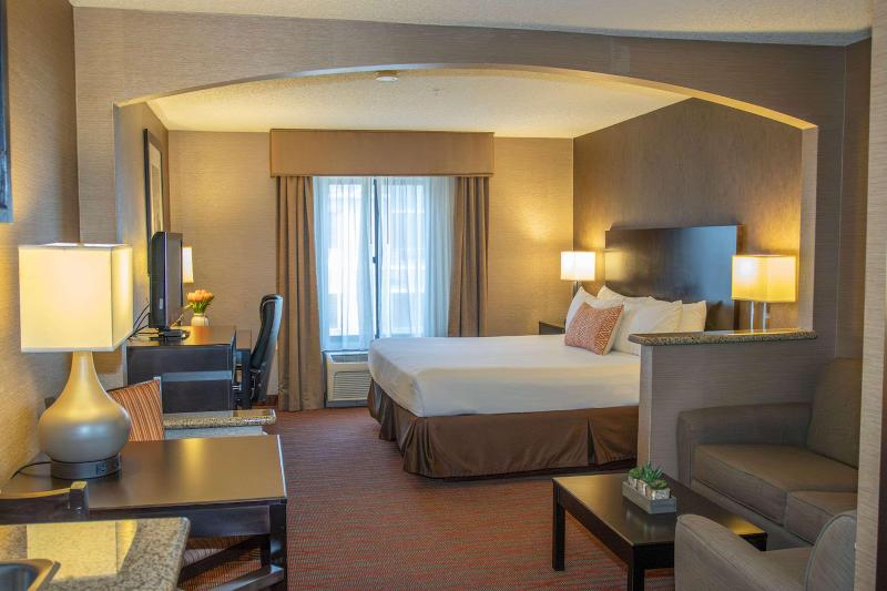 Country Inn & Suites by Radisson Garden City KS image