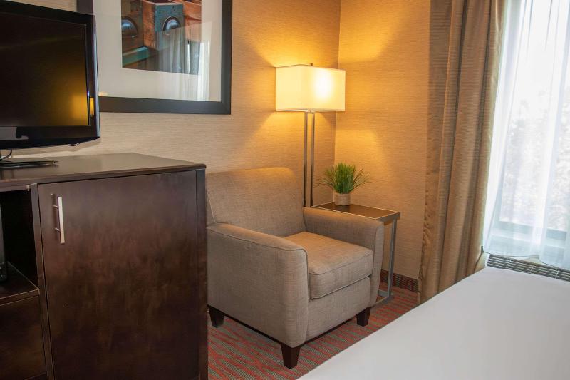 Country Inn & Suites by Radisson Garden City KS image