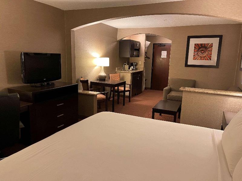 Country Inn & Suites by Radisson Garden City KS image