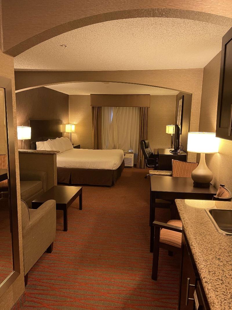 Country Inn & Suites by Radisson Garden City KS image