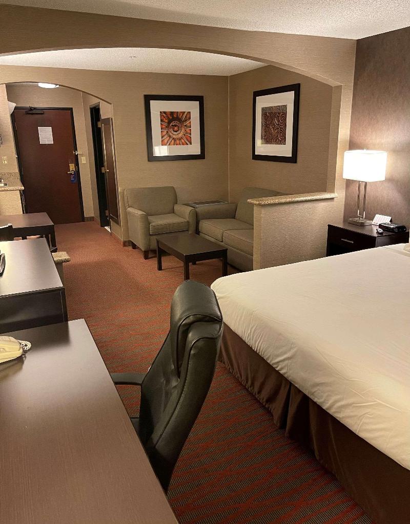 Country Inn & Suites by Radisson Garden City KS image