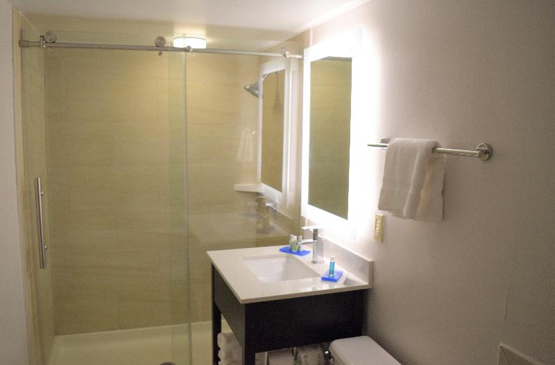 Holiday Inn Express Philadelphia NE Bensalem photo 20