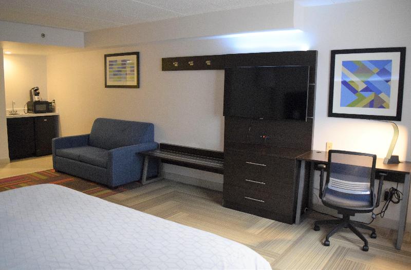 Holiday Inn Express Philadelphia NE Bensalem photo 24