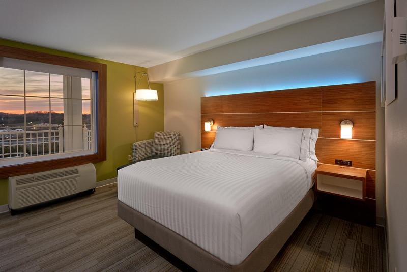 Holiday Inn Express Pigeon Forge Sevierville photo 15
