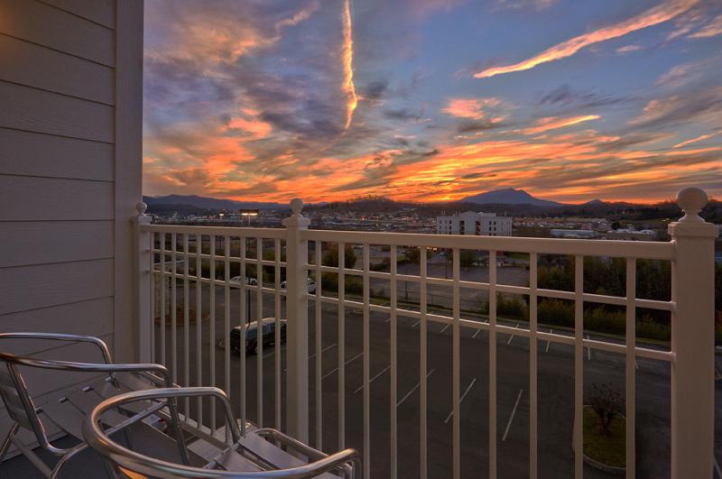 Holiday Inn Express Pigeon Forge Sevierville photo 16
