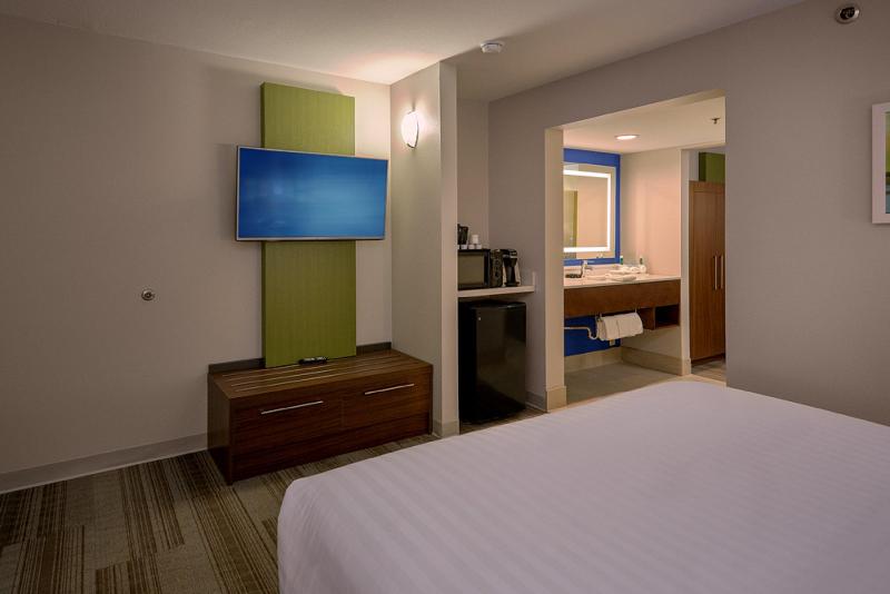 Holiday Inn Express Pigeon Forge Sevierville photo 7