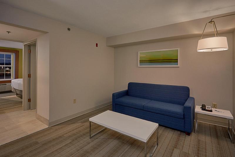 Holiday Inn Express Pigeon Forge Sevierville image