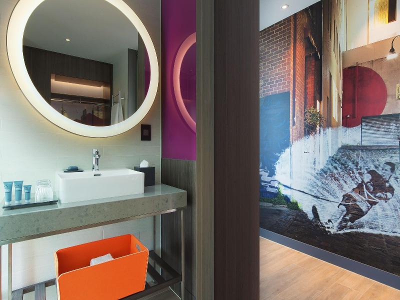 Aloft Perth image