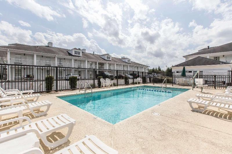 Quality Inn Jesup image