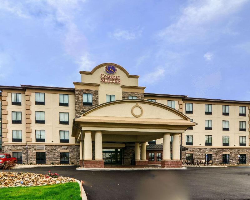 Comfort Suites Uniontown image