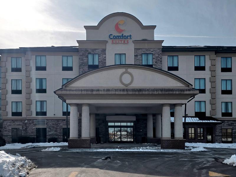 Comfort Suites Uniontown image