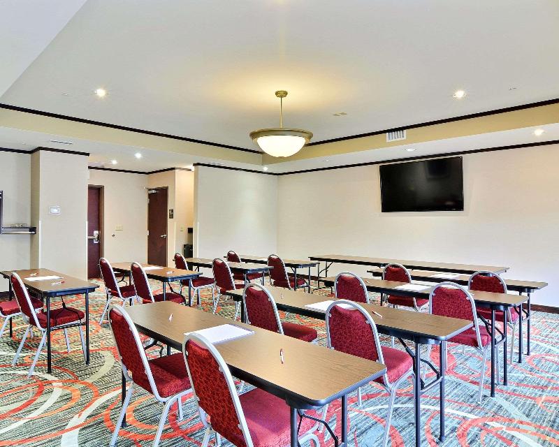 Comfort Suites Uniontown image