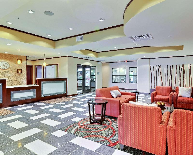 Comfort Suites Uniontown image