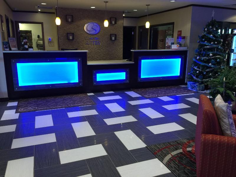 Comfort Suites Uniontown image