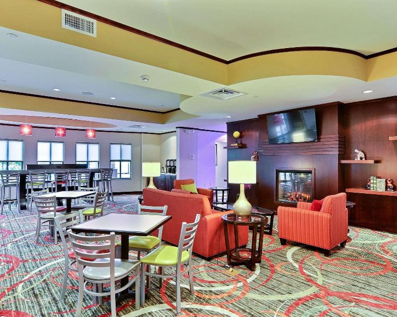 Comfort Suites Uniontown image