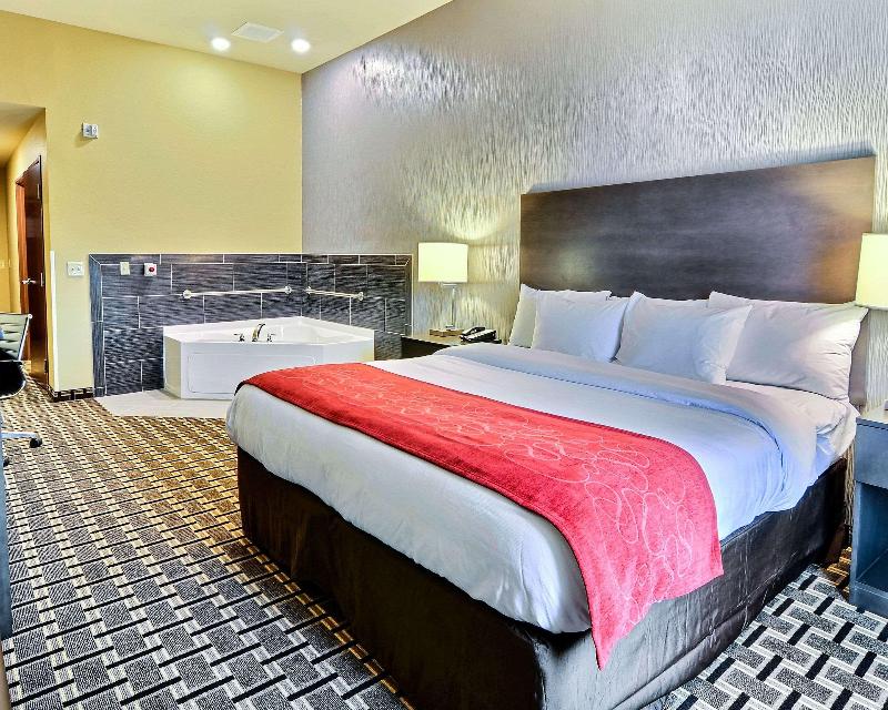 Comfort Suites Uniontown image