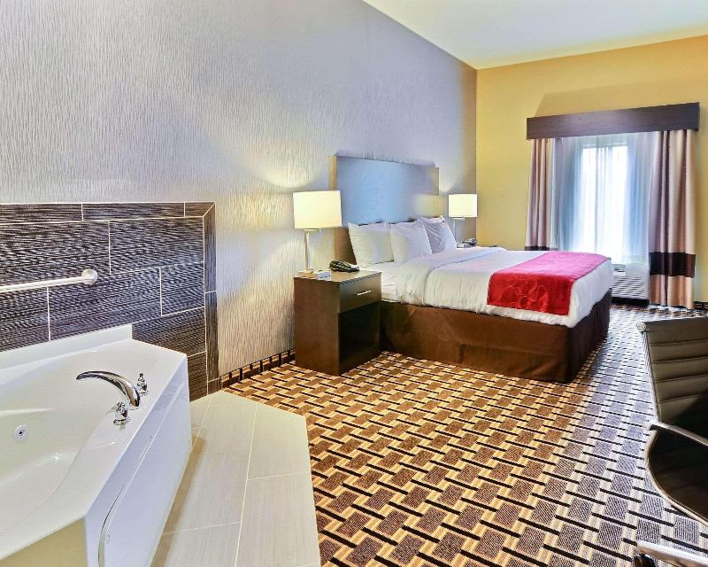 Comfort Suites Uniontown image