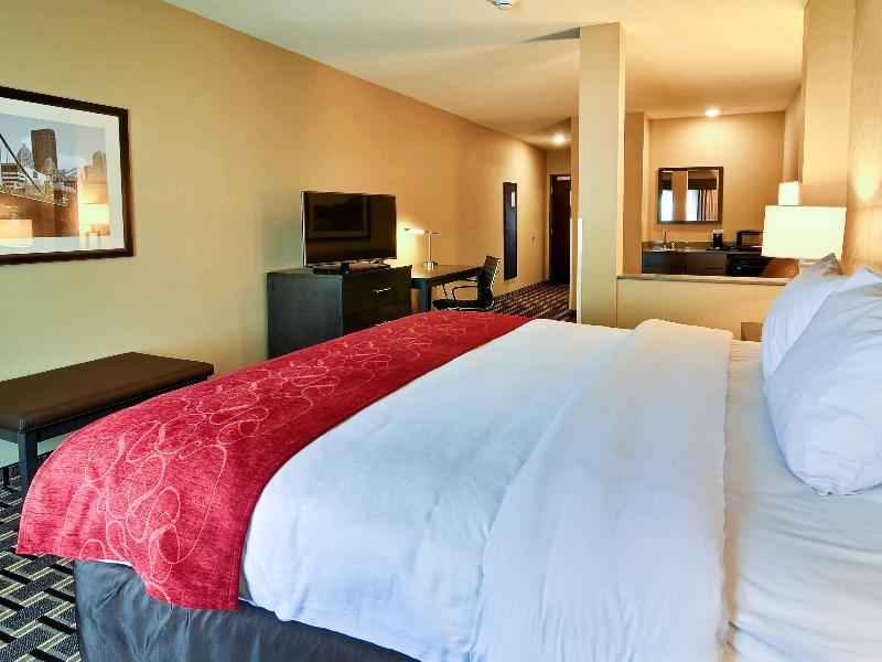 Comfort Suites Uniontown image