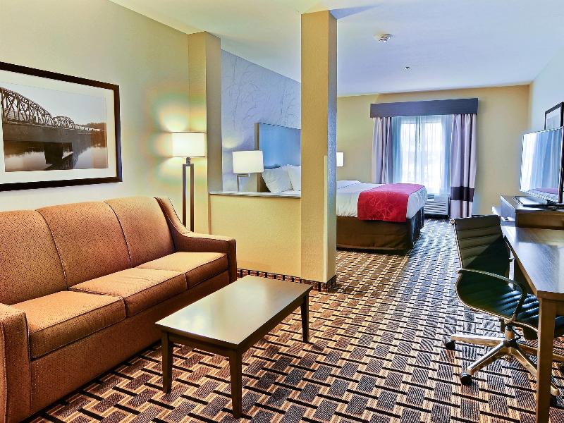 Comfort Suites Uniontown image