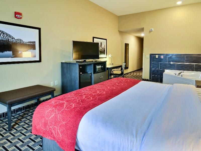Comfort Suites Uniontown image