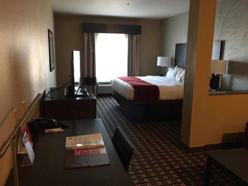 Comfort Suites Uniontown image