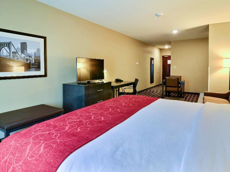 Comfort Suites Uniontown image