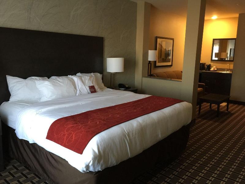 Comfort Suites Uniontown image