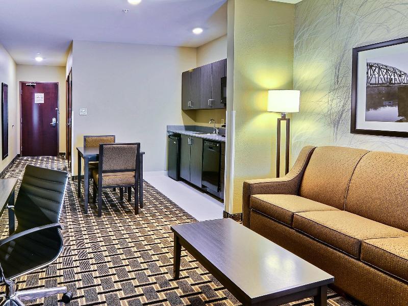 Comfort Suites Uniontown image