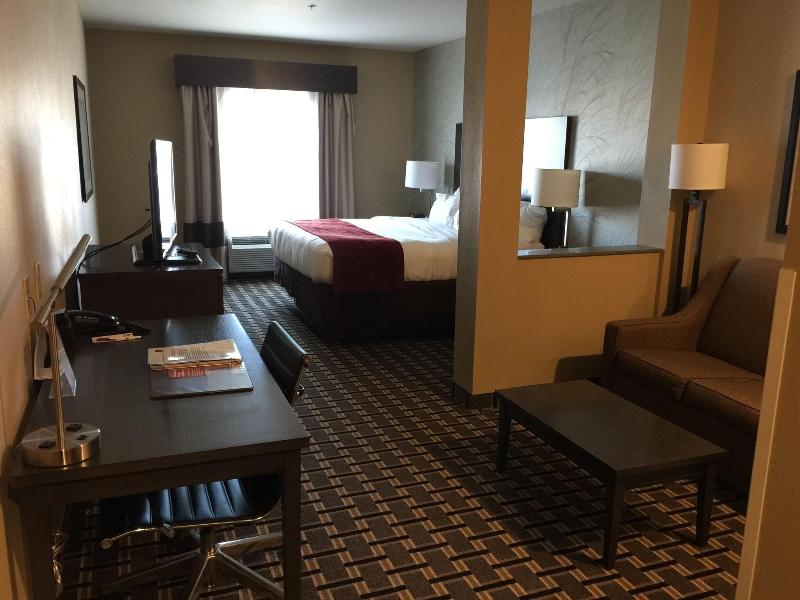 Comfort Suites Uniontown image