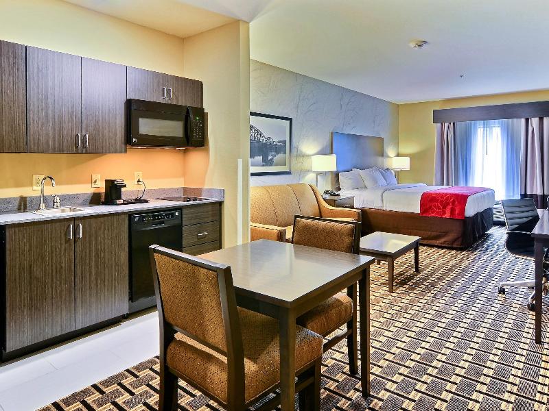 Comfort Suites Uniontown image