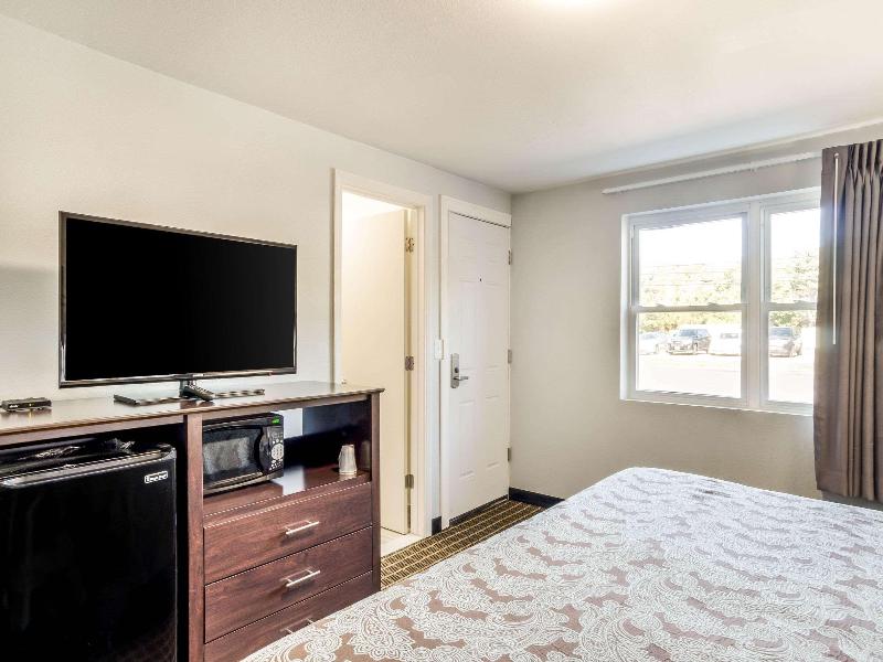 Rodeway Inn Middleboro-Plymouth image