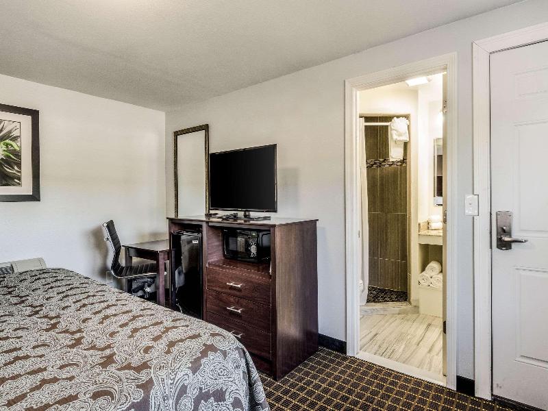 Rodeway Inn Middleboro-Plymouth image