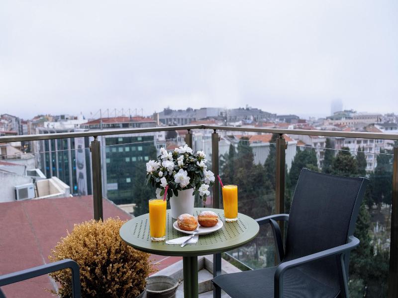 Numi Hotel image