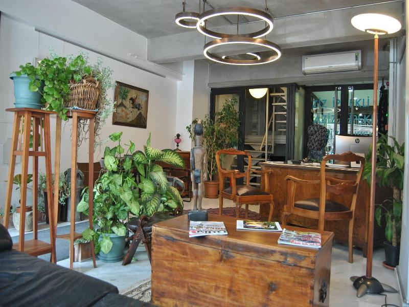 Numi Hotel image